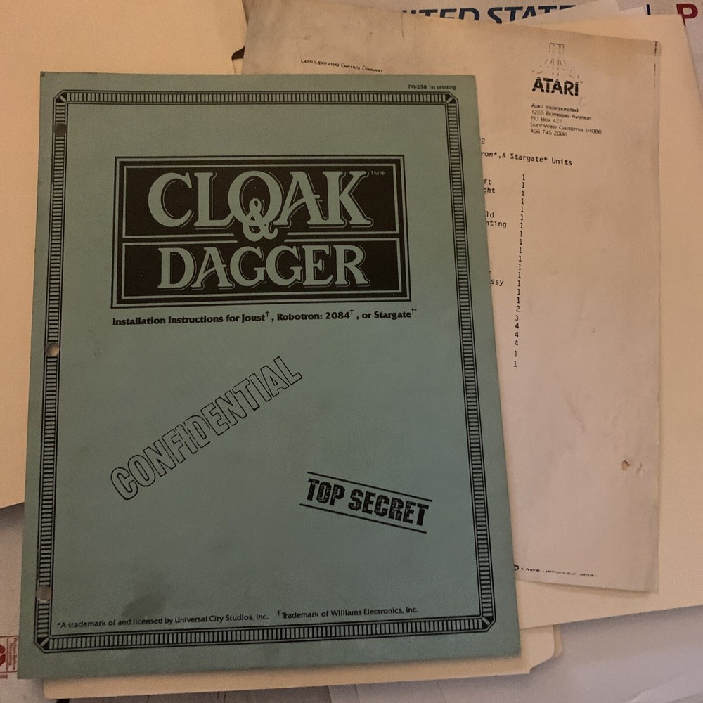 original Cloak & Dagger Atari Kit Robotron arcade video Game manual