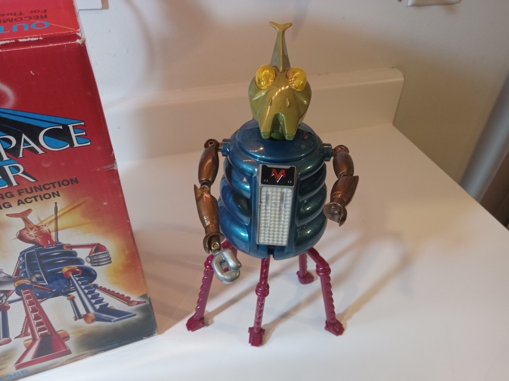 Outer Space Spider Electronic Walking Robot Lights 1984 Working in Box Working!