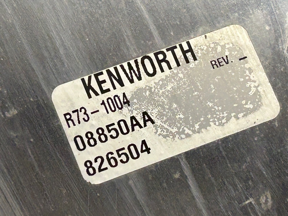 KENWORTH R73-1004 VISOR-SUN OUTSIDE SST