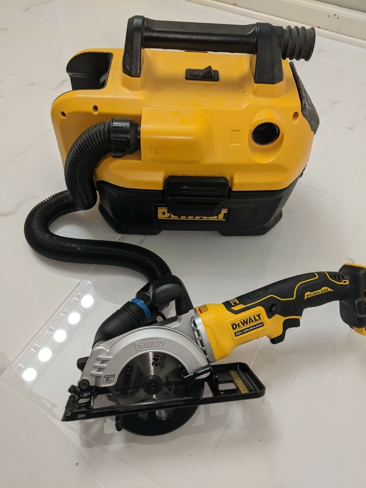 Vacuum adapter for Dewalt DCS571B