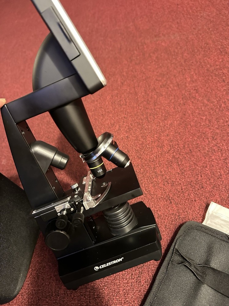 CELESTRON 44340 3.5" LDM LCD DIGITAL MICROSCOPE WITH MANUAL & CASE