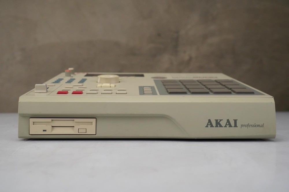 Akai MPC2000 STUDIO Loaded Extra Disks #58881