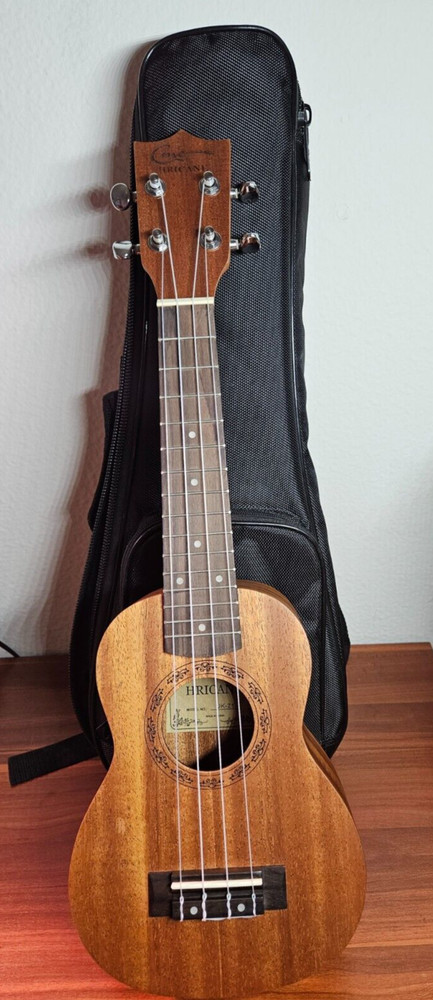 Hricane Ukulele UK-21 Solid Wood 4-String With Case & Accessories