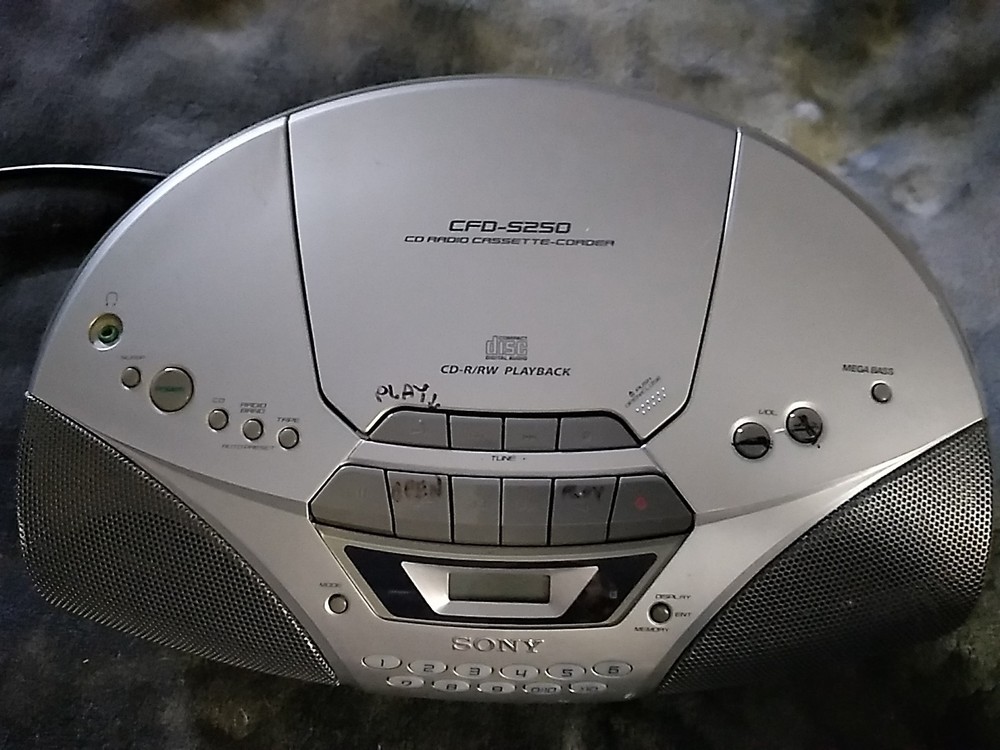 Sony CFD-S250 Radio/CD/Cassette Player - Tested