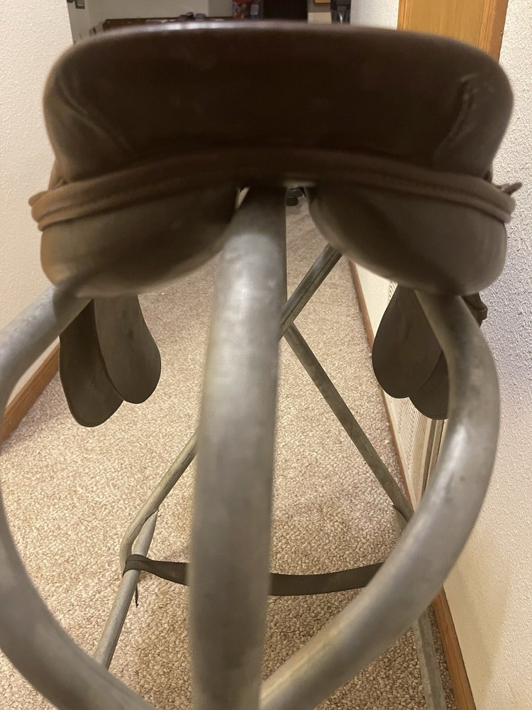 17 Collegiate Hunter/Jumper Saddle