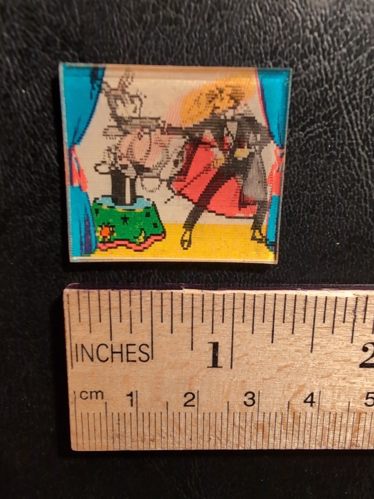 MAGIC LENTICULAR - Magician Pulls A Rabbit Out Of A Hat