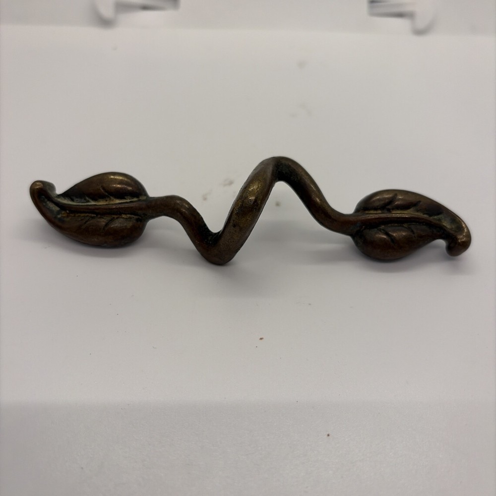 Vtg Brass Single Drawer Pull Leaf Design (11)
