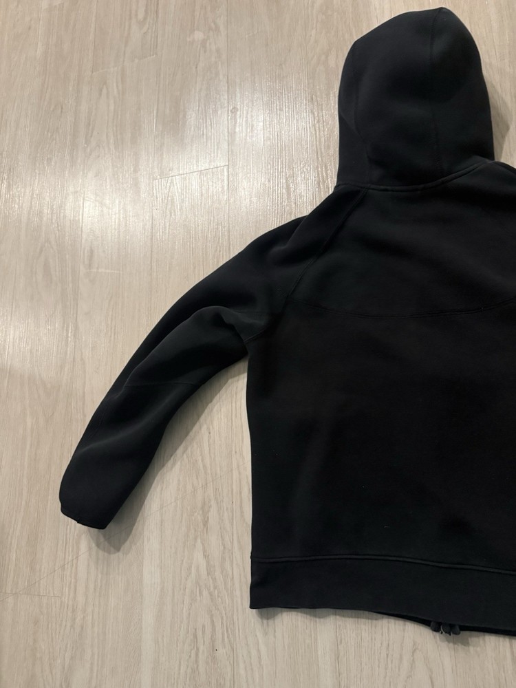 Black Sierra Canyon Nike Tech Size Large