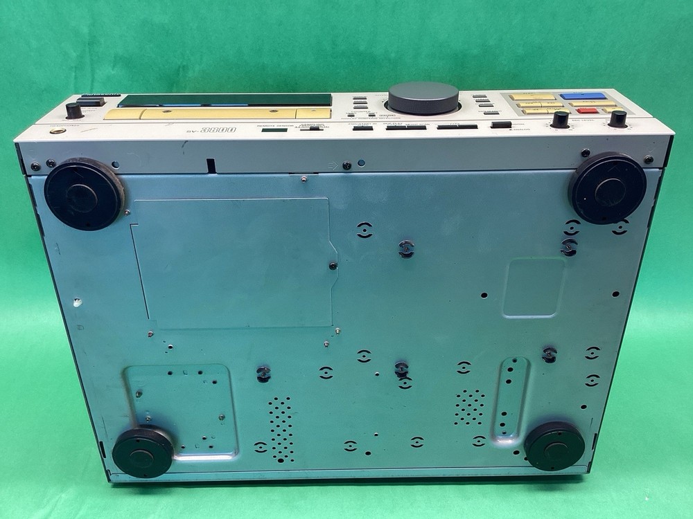 Panasonic SV-3800 Pro Digital Audio Tape DAT Recorder Deck POWERS ON - UNTESTED