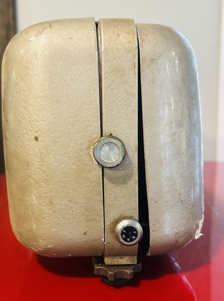 Magnon Auto-700 8mm film projector