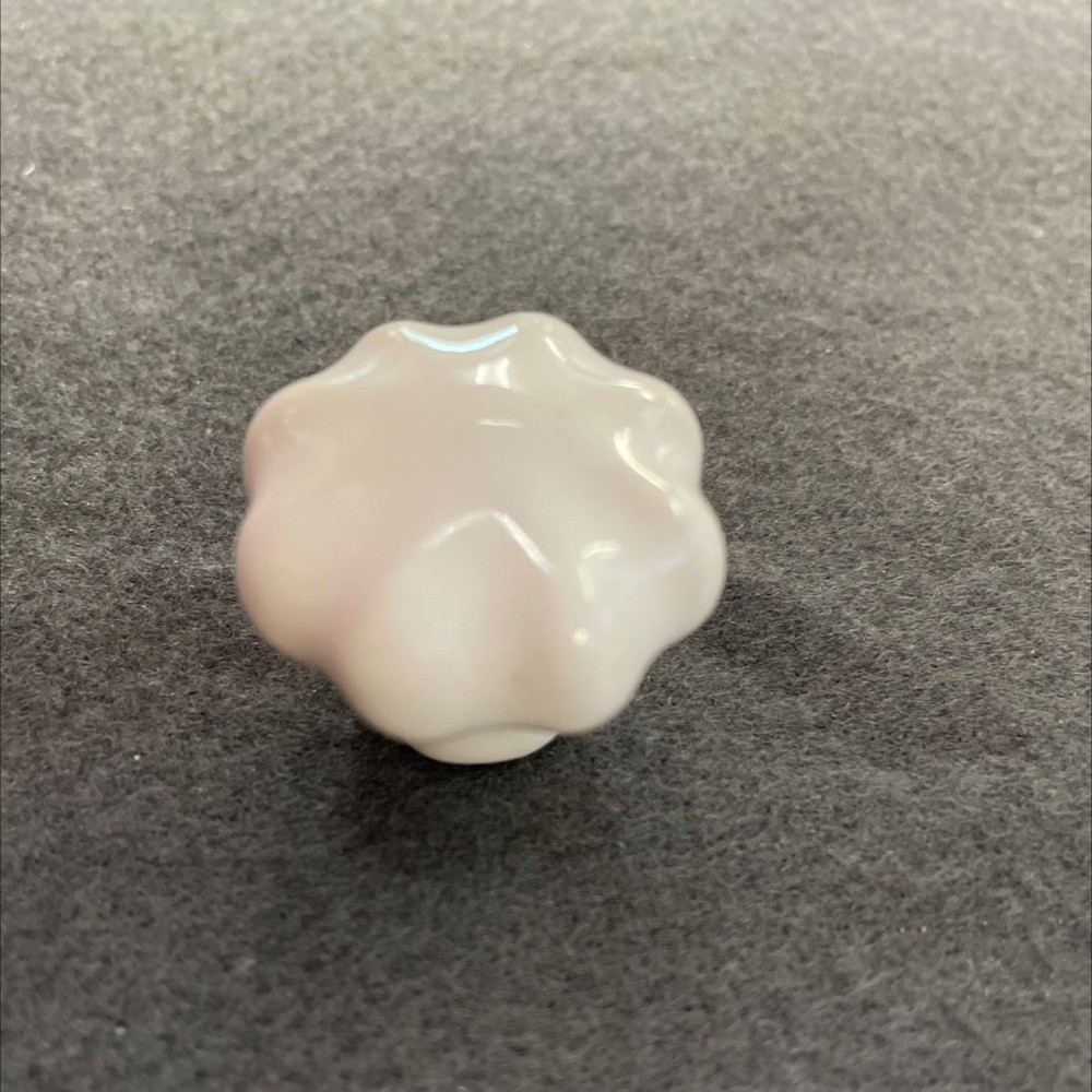 1-1/4" Flower Ceramic Knob White