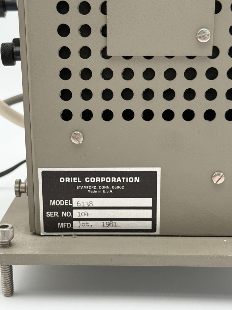 Oriel 6138 Optical Light Source