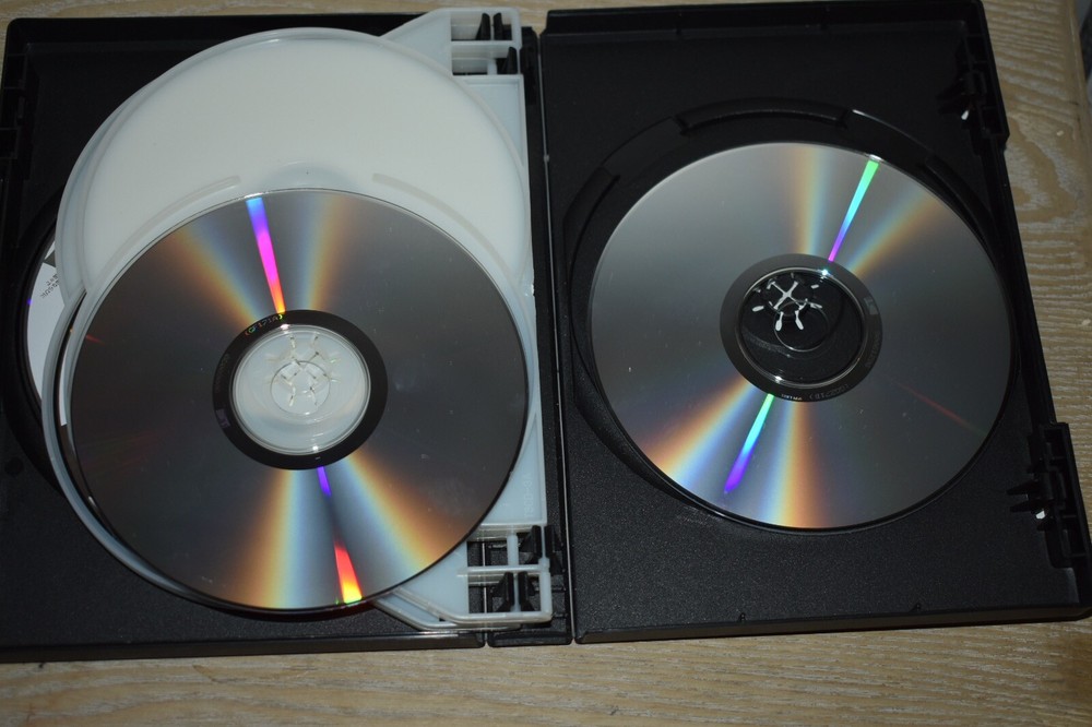 Adobe Creative Suite 2 Premium for Macintosh Mac w Code, Serial Number - 6 Disks