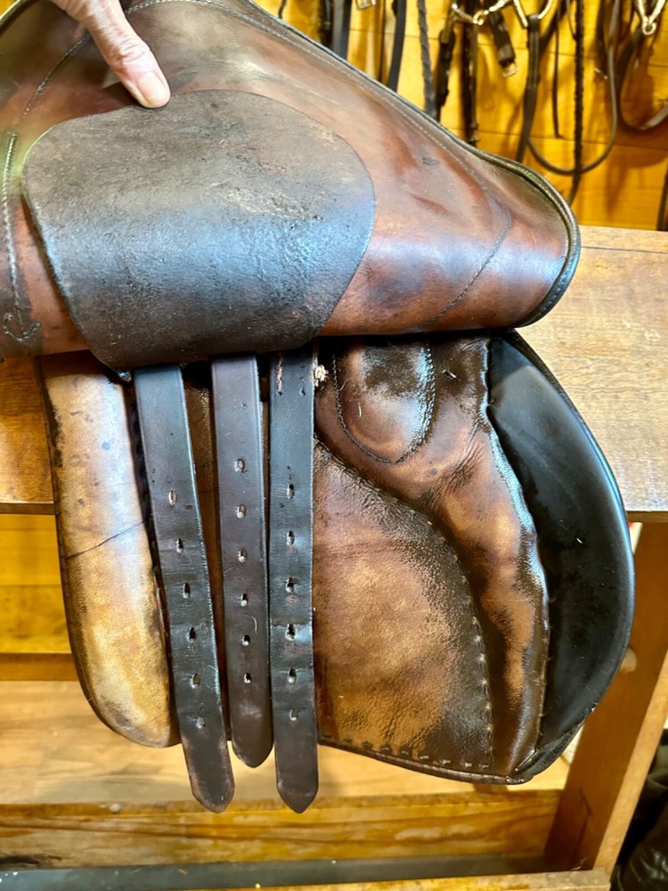 Stubben Two-Tone Imperator Saddle 17.5"