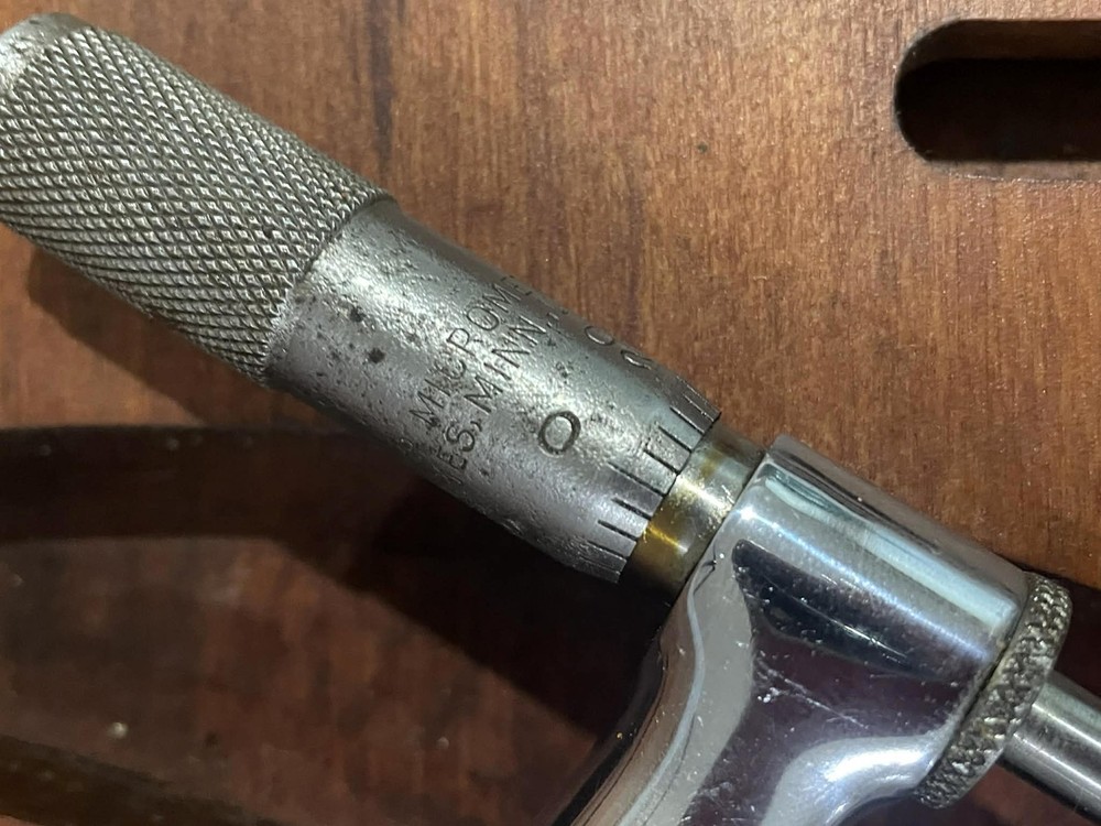 TUBULAR MICROMETER CO. MICROMETER SET