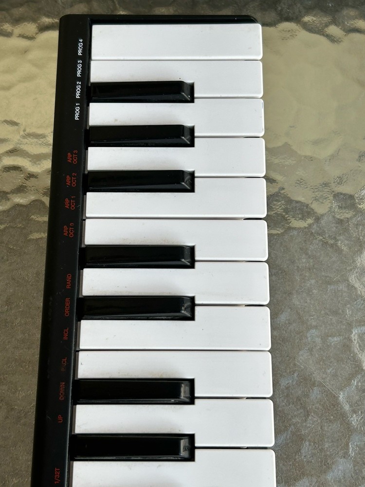 AKAI Professional LPK25 Laptop USB Performance Controller Keyboard