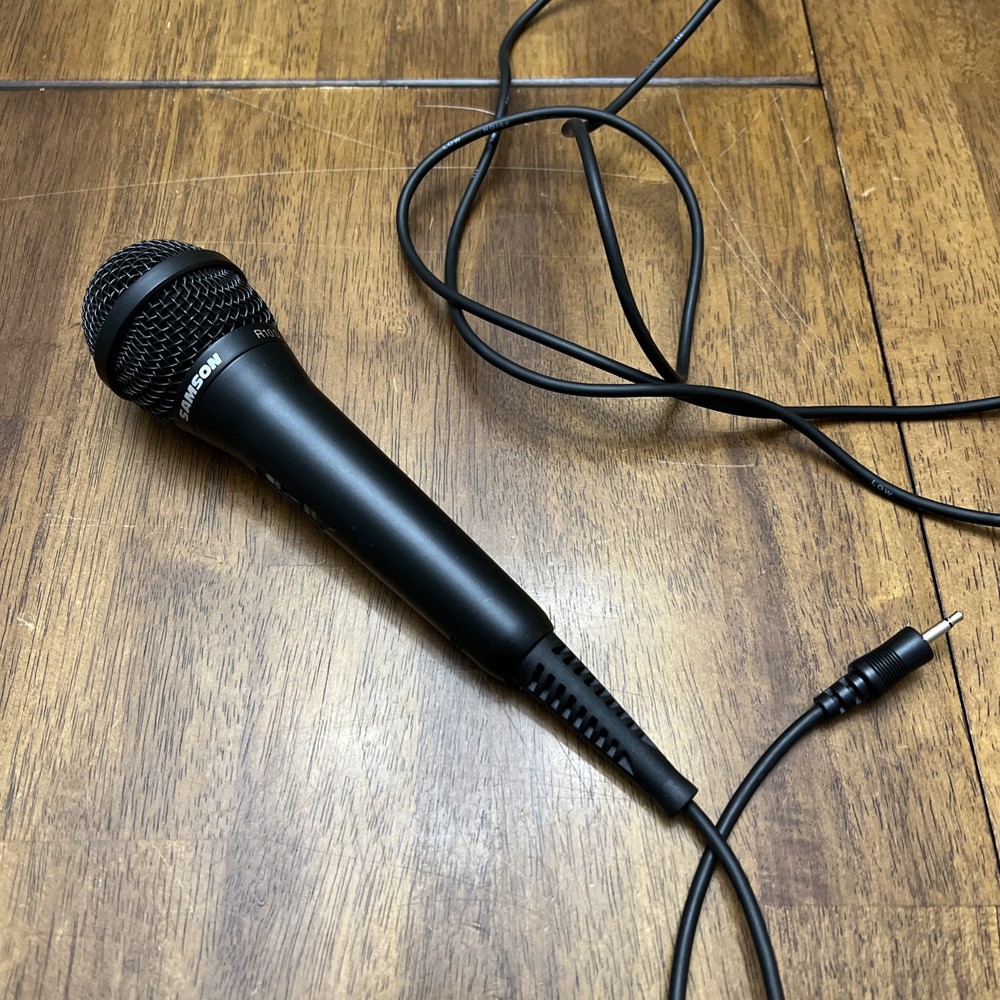 Samson R10S Dynamic Mic Multimedia  Vocal Microphone with On/Off Switch