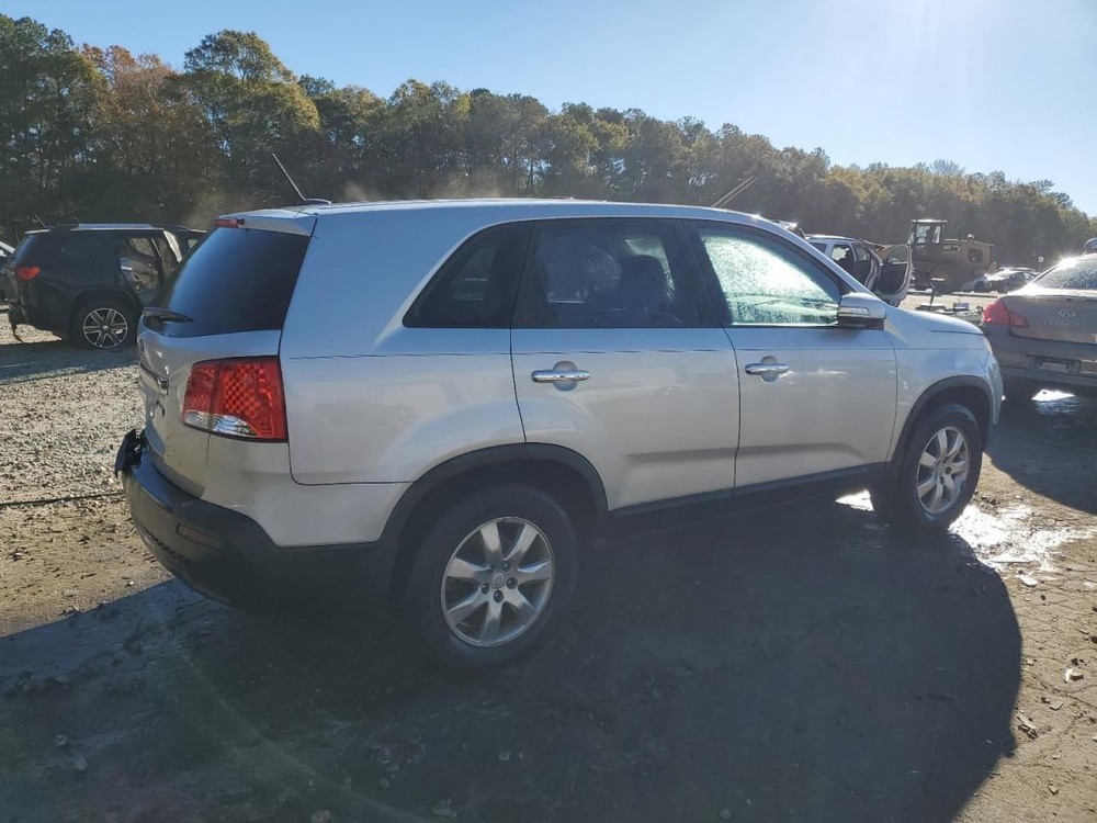 SORENTO 2011 Glove Box 4900166