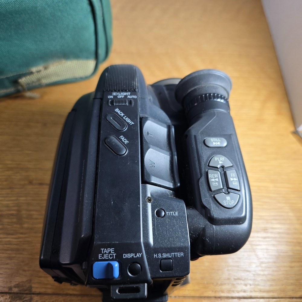 Panasonic PalmSight PV-L557D Camcorder Bundle! Read