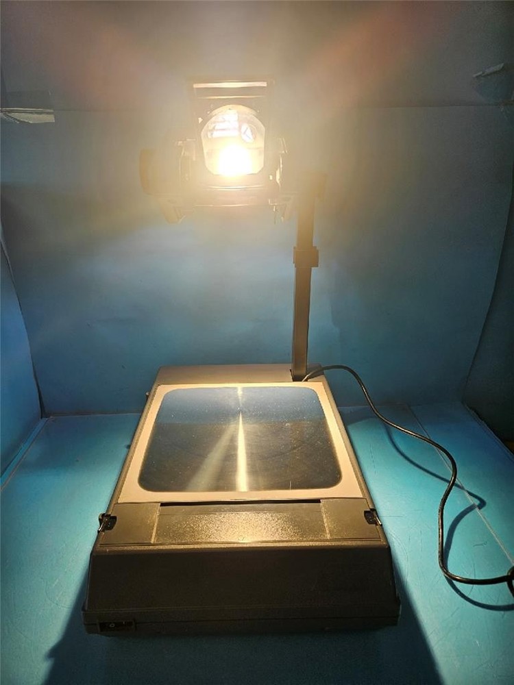 3M 2000 AG OVERHEAD PROJECTOR BRIEFCASE PORTABLE TRANSPARENCY PROJECTOR TESTED