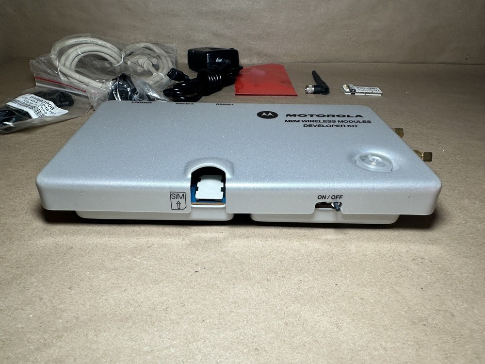 Motorola M2M Wireless Modules Developer Kit w/ Extras | Silver