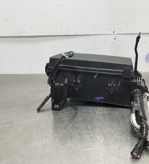 2016-2022 Toyota Tacoma 3.5L Engine Fuse Box