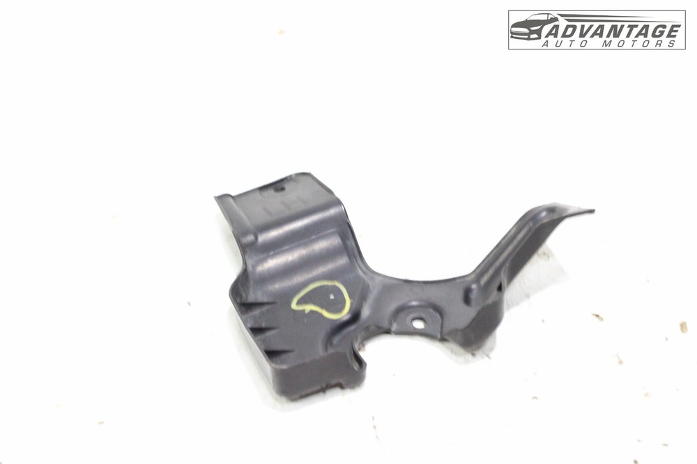 2018-2020 GENESIS G80 FRONT BUMPER LEFT SIDE COVER PANEL MOUNT BRACKET OEM