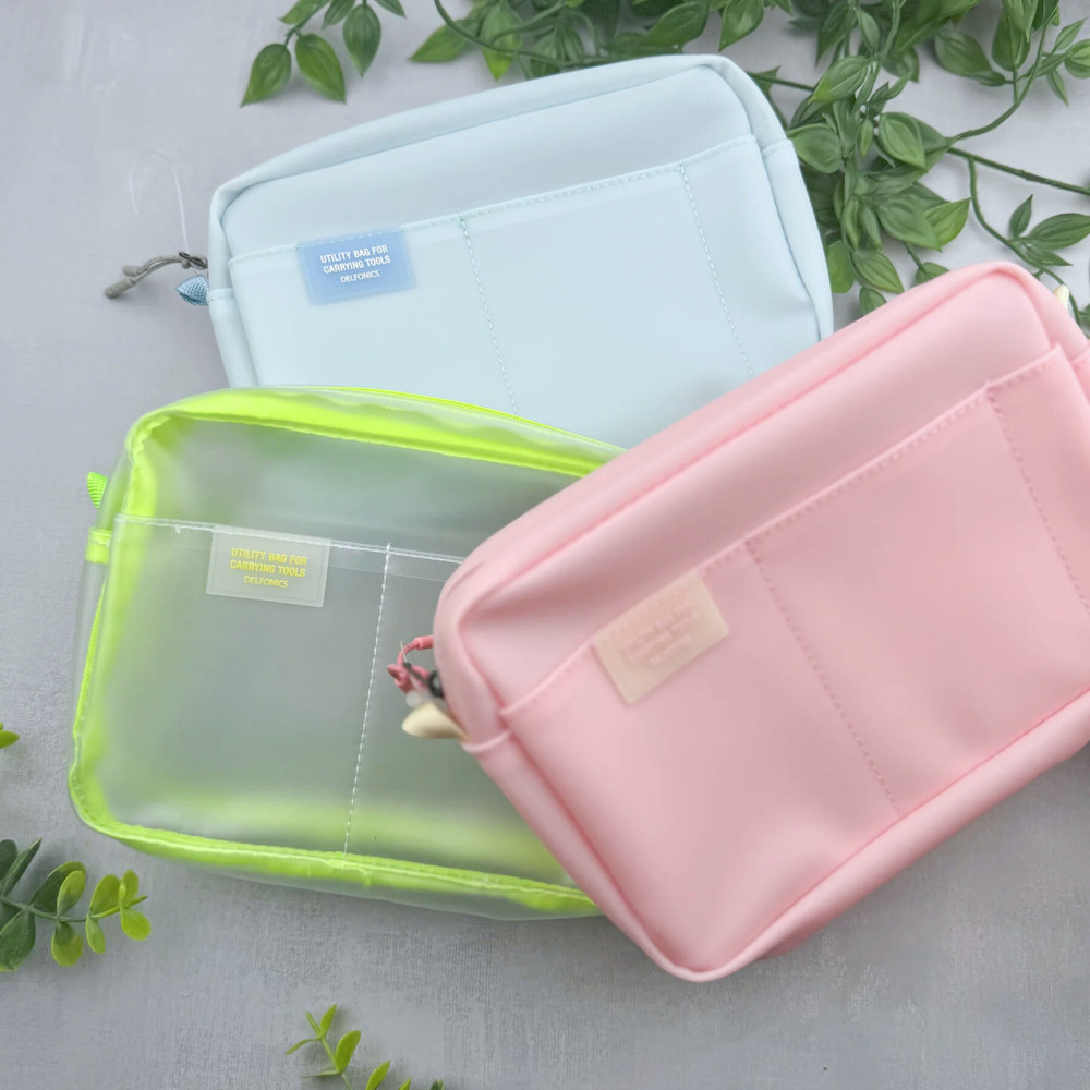 Delfonics POP Inner Carrying Case: 7.7 in. x 5-1/2 in. (Light Blue) *small