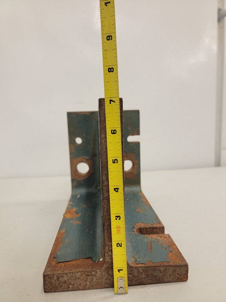 UNKNOWN BRAND UNIVERSAL RIGHT ANGLE IRON, 5 1/2×10×6 Angle 1