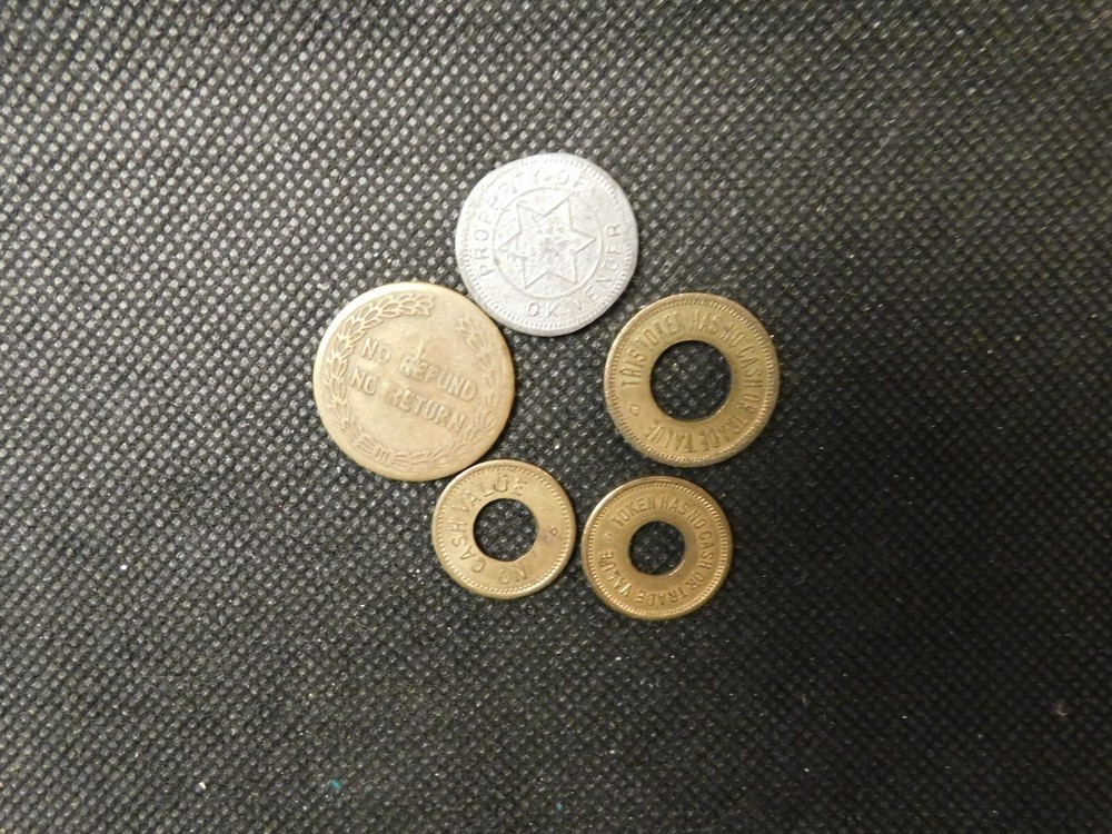 FIVE AMUSEMENT TOKENS! e1605CXX