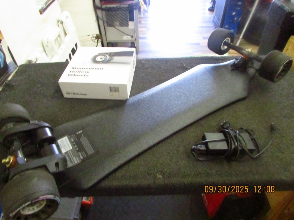 exway electric skateboard model un38.3