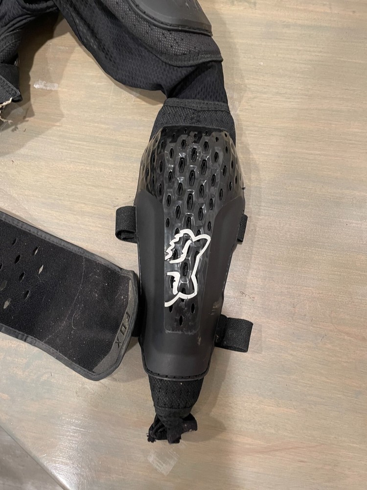 fox torso protection black size small pre owned
