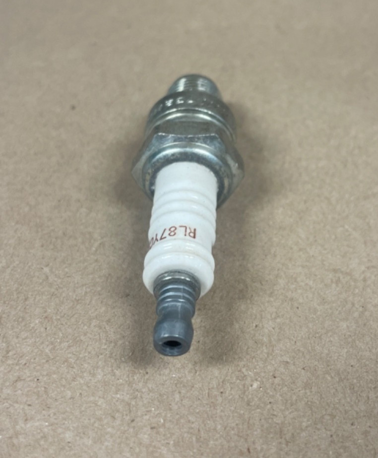 New Champion Copper Plus RL87YC Spark Plug