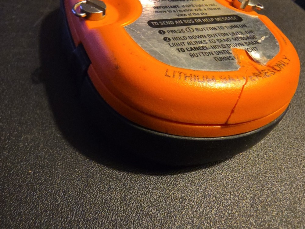 SPOT Gen 2 Satellite GPS Messenger – Handheld Emergency Tracker – Not Tested