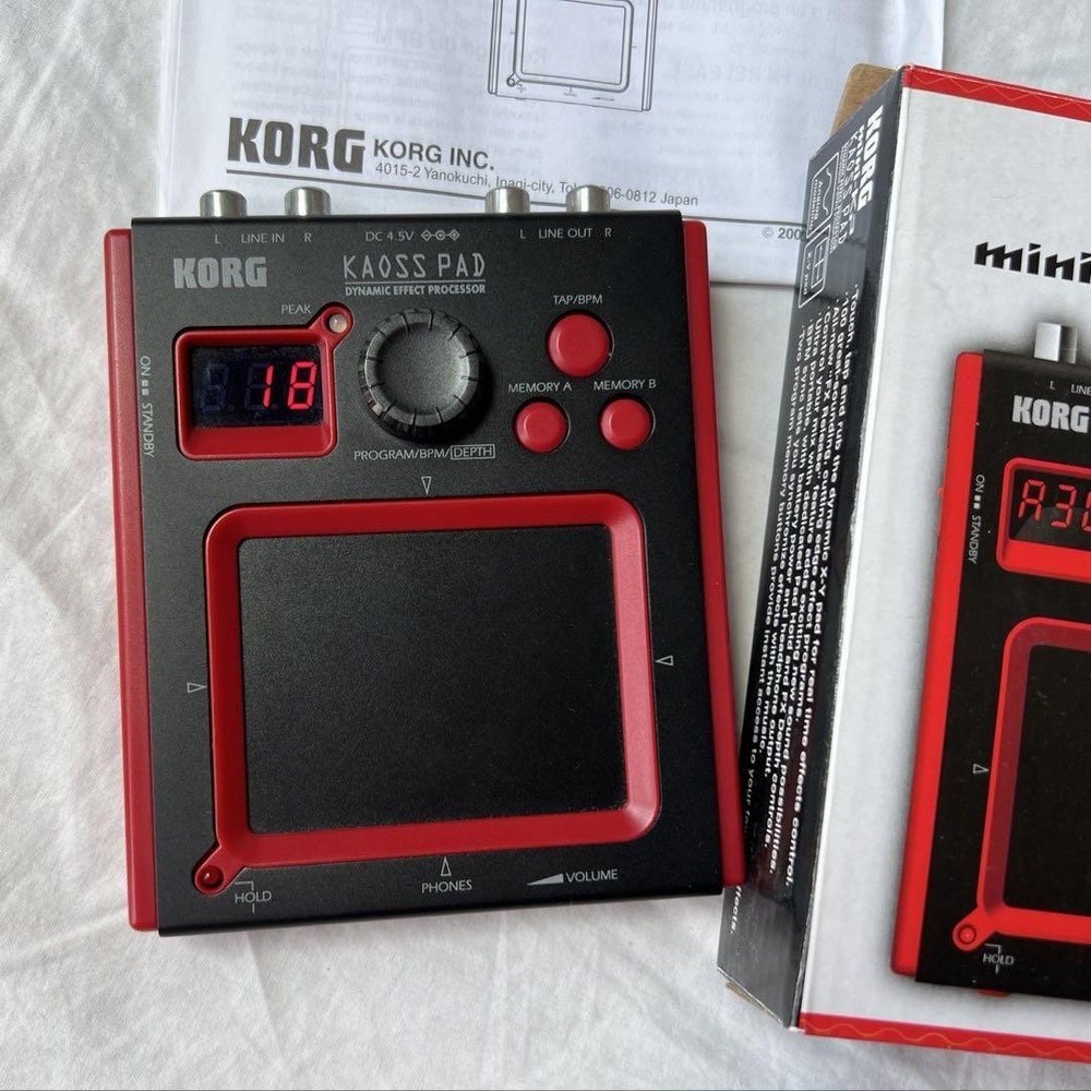 KORG KAOSS PAD mini-KP Dynamic Multi-Effect Processor with Sampling
