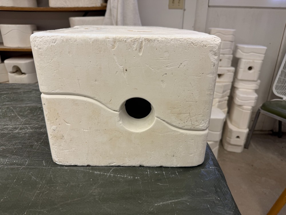 VINTAGE VALLEY VIEW CERAMIC MOLD #V-3 LARGE CAT