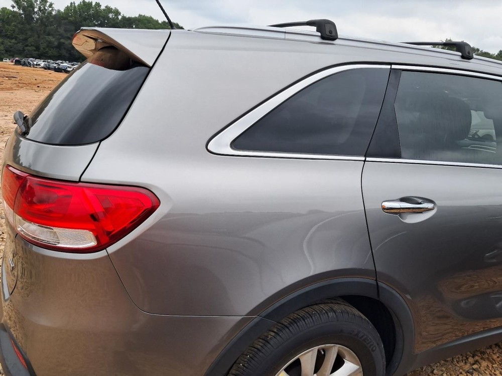 SORENTO 2017 Glove Box 4758734