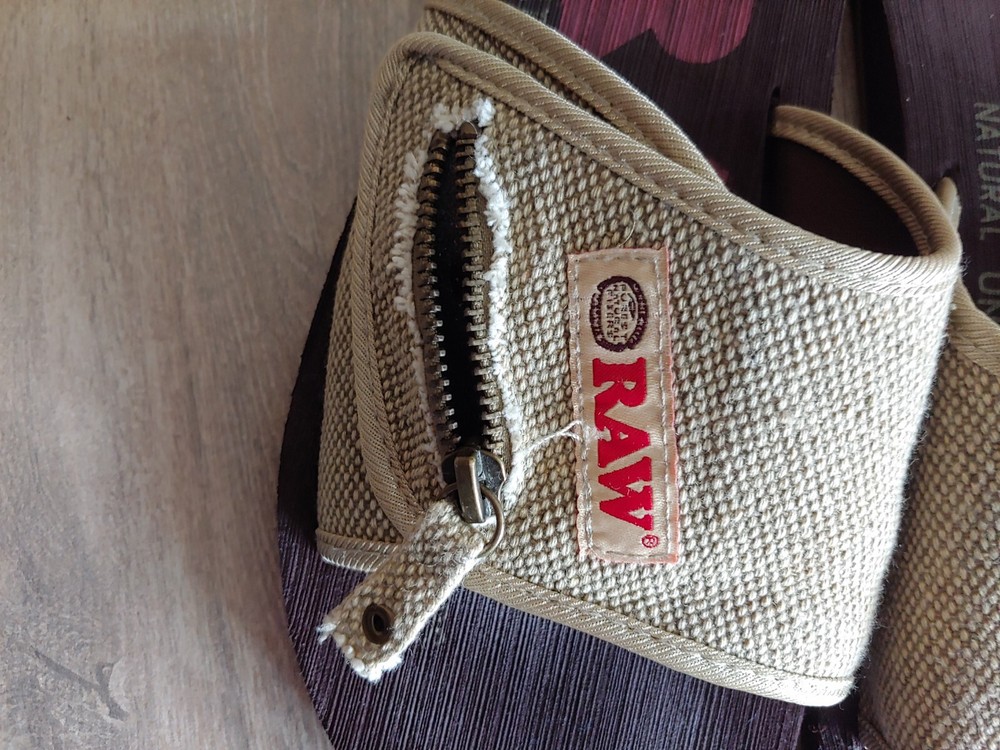 RAW X Rolling Papers Slides | Men | Sizes 8, 9, 10, 13