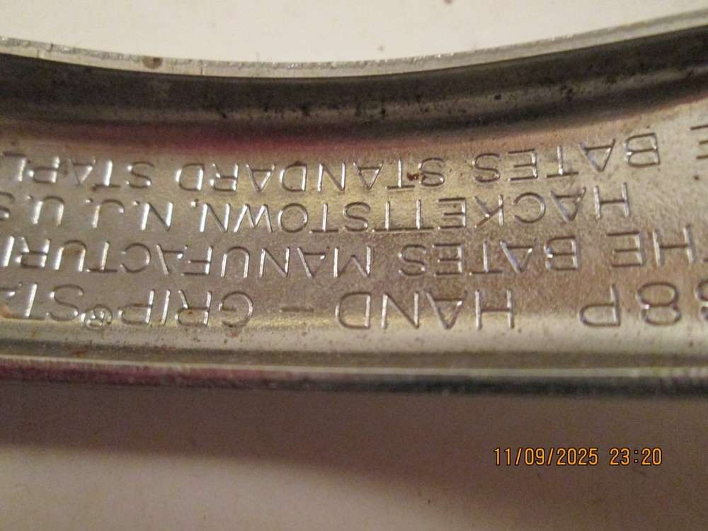 VINTAGE BLACK HAND STAPELER.