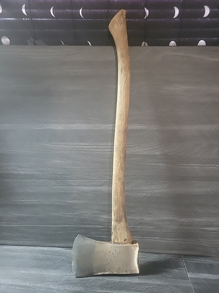 Vintage TRUE TEMPER Flint Edge Connie Pattern Single Bit Axe