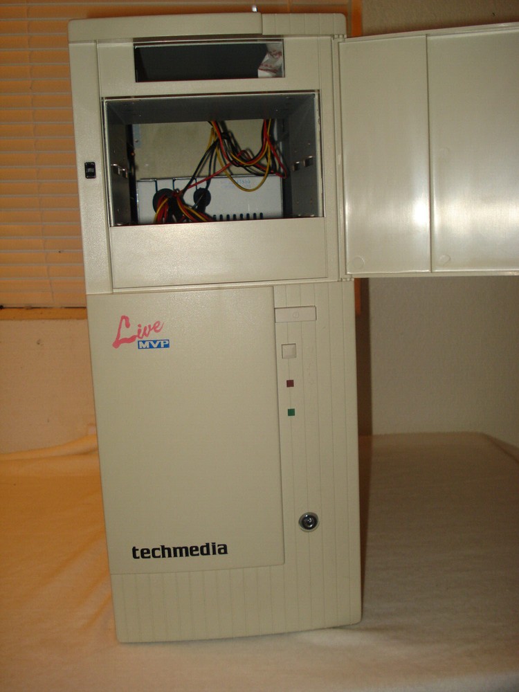 VINTAGE TECHMEDIA EMPTY AT TOWER COMPUTER CASE -NO POWER SUPPLY-