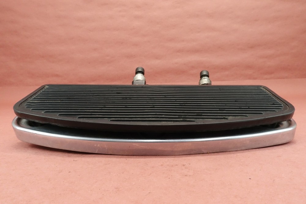 2000-2005 Harley Davidson Electra Glide RIGHT FRONT FOOT REST PEG STEP