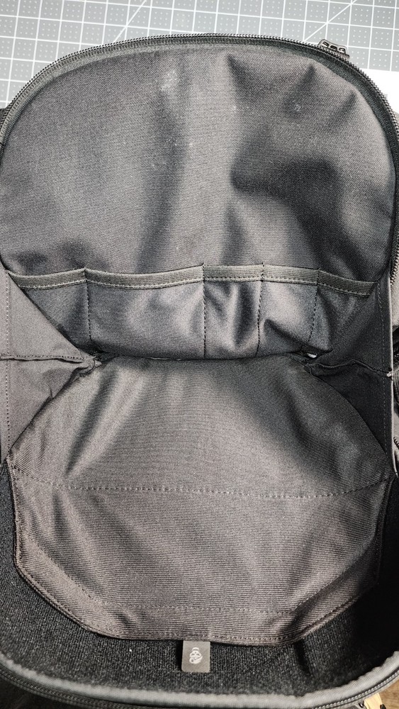 SOG Seraphim 40 Backpack Black - EUC
