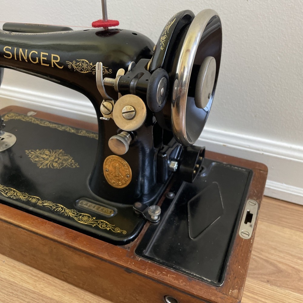 Authentique Singer Sewing Machine 99-13, With Case Sew A+, Ship Fast UPS
