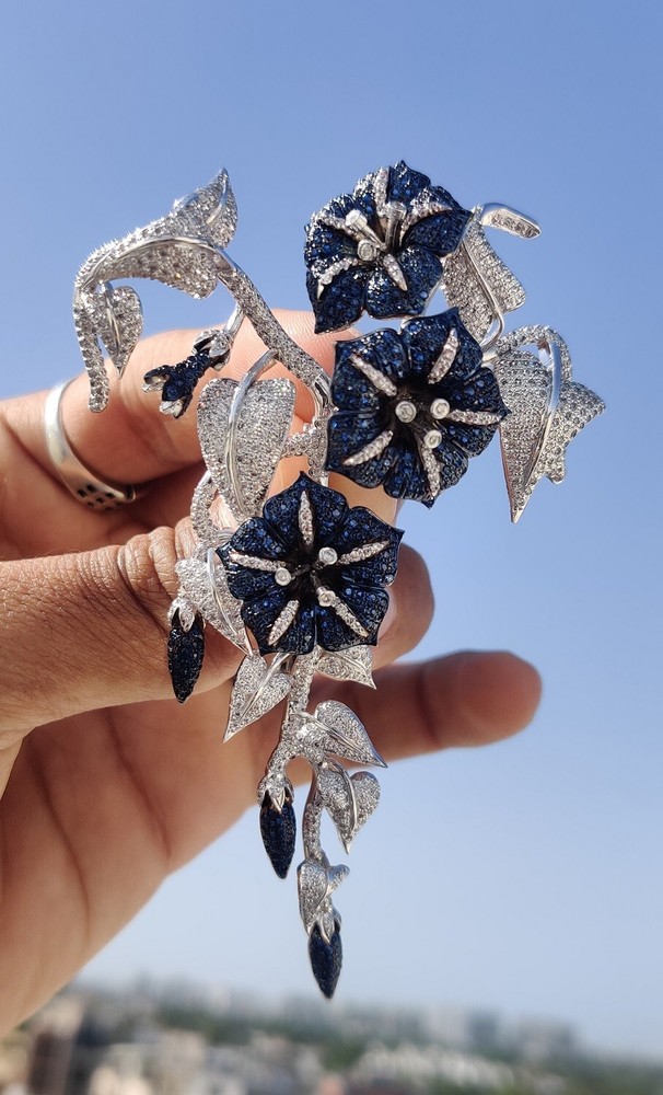 4.92cts Round Blue & White CZ Convolvulus Tiny Leaf Flower Brooch Solid Silver