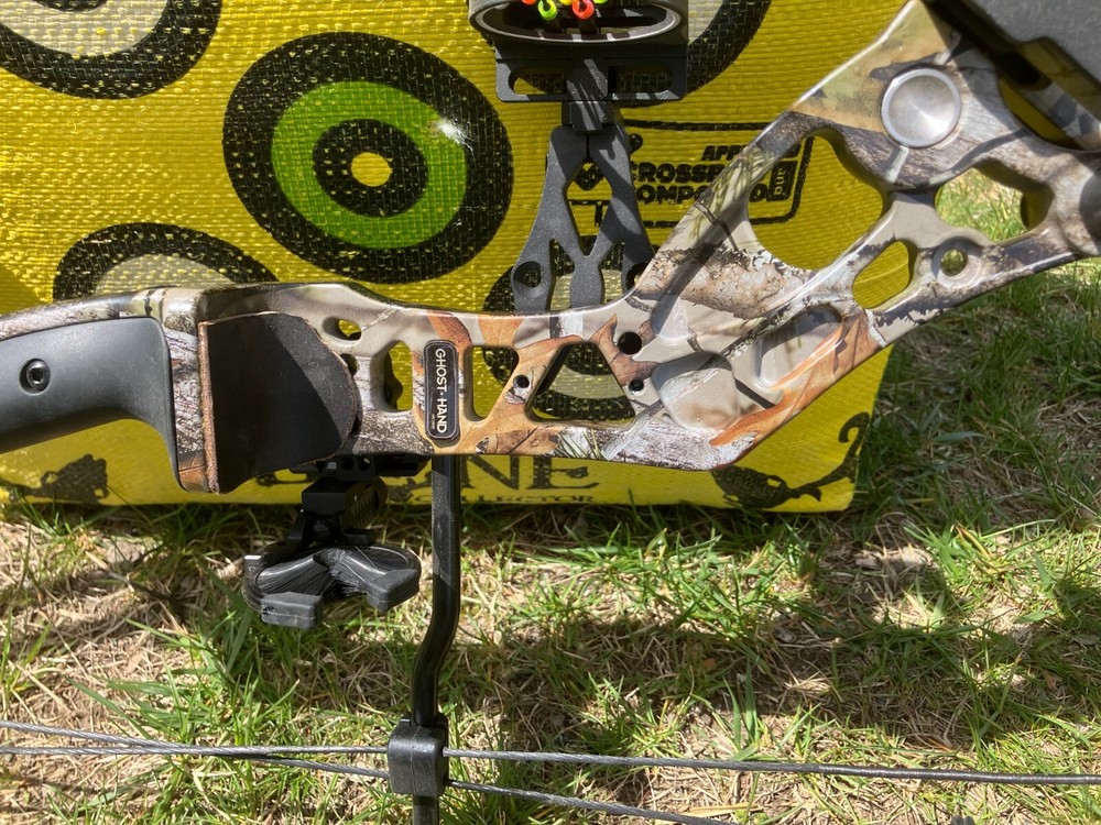 Ghost Hand compound bow, quiver, arrows & target box