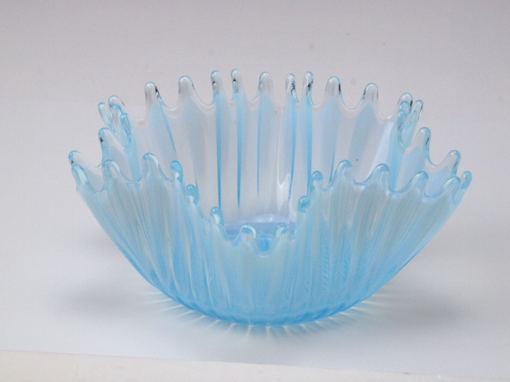 Ruffled Drip Bowl - Ice Blue
