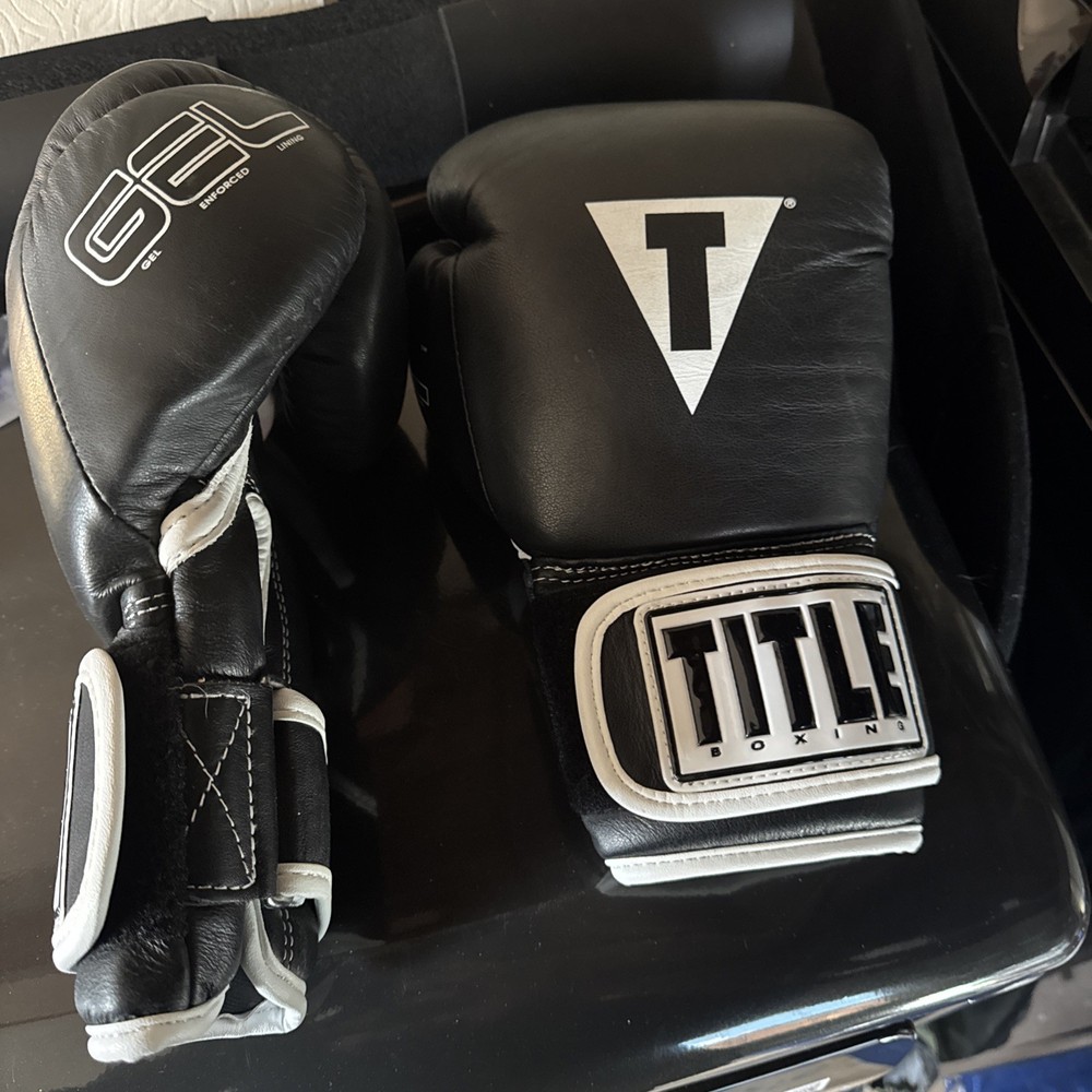 Title Black Boxing Gloves