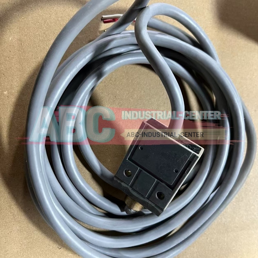 1PCS New Omron D4C-1210 Limit Switch#