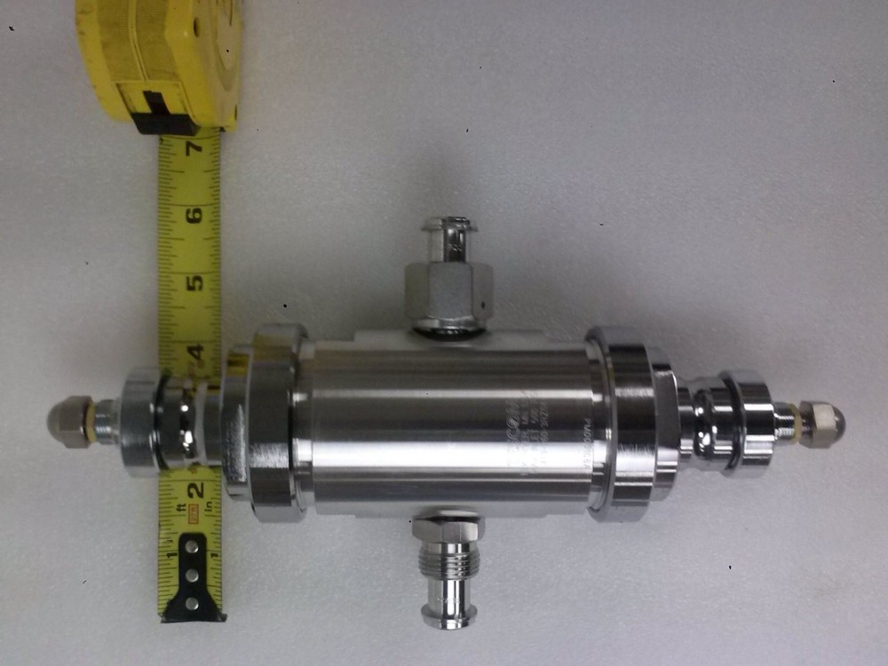 Tescom, 449-260-3RZ04 High Purity Regulator, Used